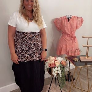 LEOPARD WHITE AND BLACK TEE DRESS WITH POCKETS